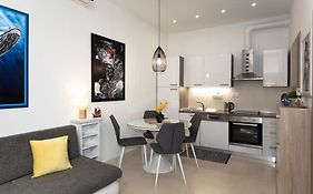 Moon Apartment